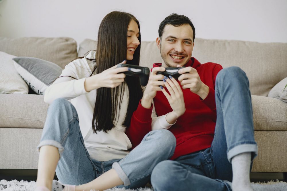 gamer couple playing