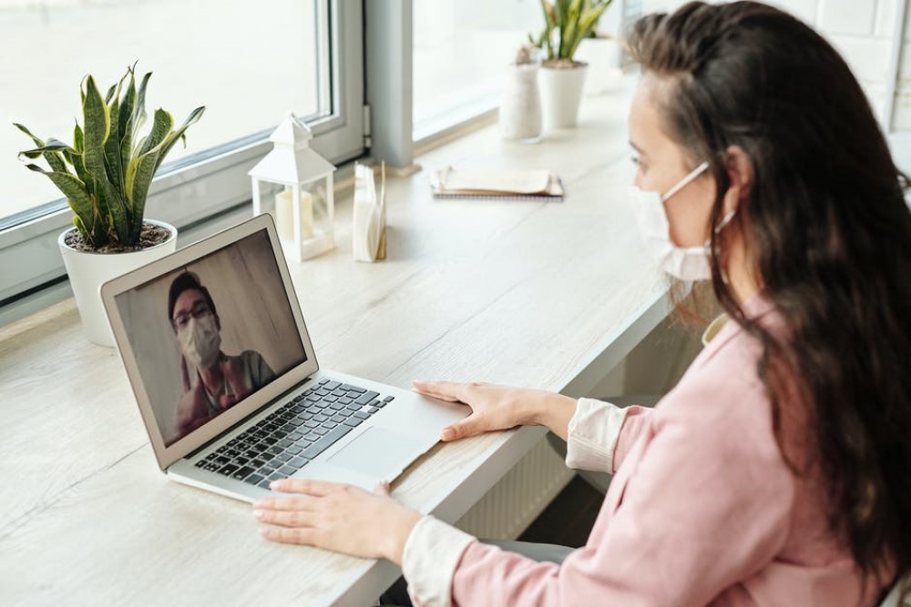 Video Call with Masks online dating during coronavirus