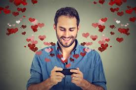 These 10 Online Dating Tips for Men Will Help You Score a Date!
